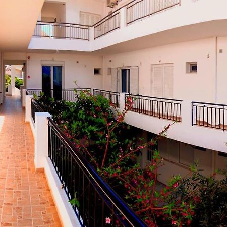 Ενοικιαζόμενα Δωμάτια Γεωργία Σταμούλου Rovies Ngoại thất bức ảnh