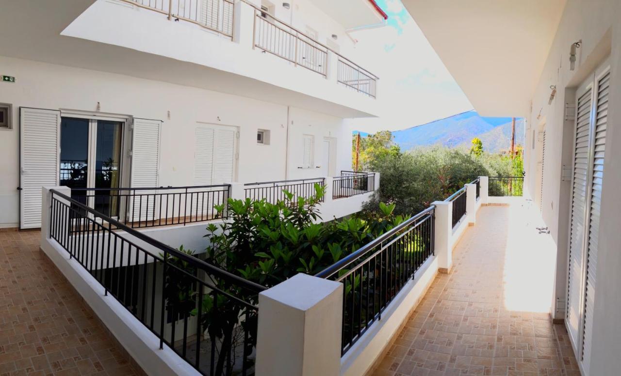 Ενοικιαζόμενα Δωμάτια Γεωργία Σταμούλου Rovies Ngoại thất bức ảnh